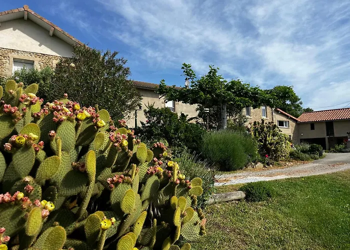 Apartman Figuets 3 *