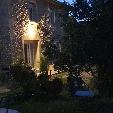 Apartment Figuets 3 *